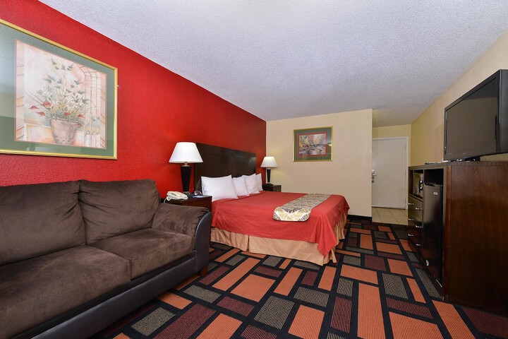 Room 10 of 15