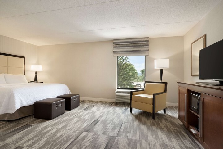 Room 8 of 32