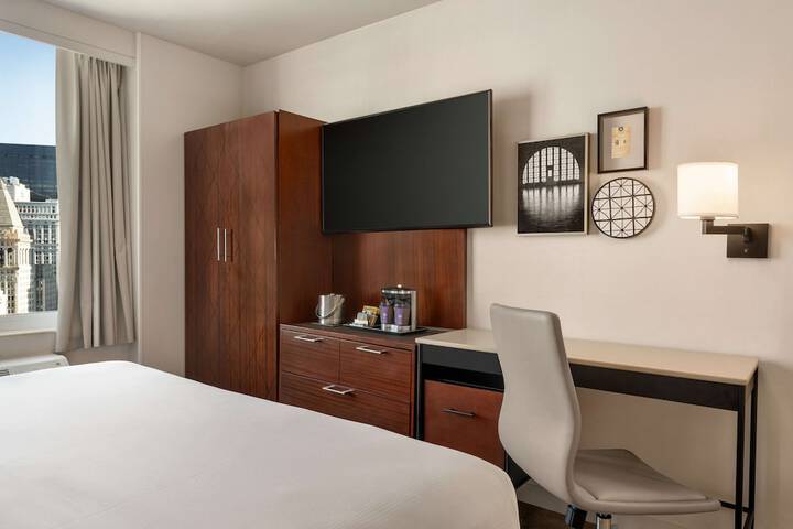 Room 18 of 34