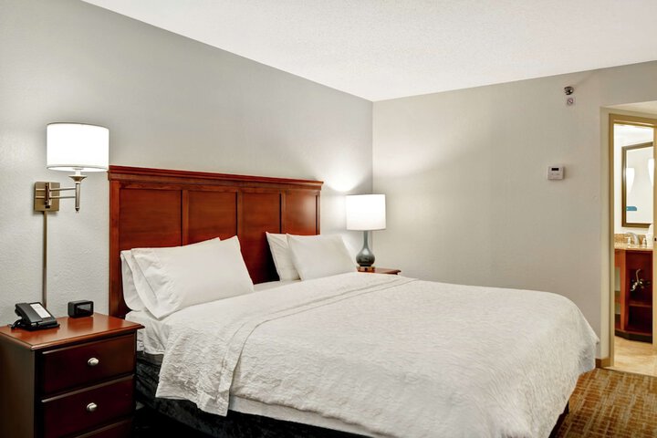 Room 27 of 41