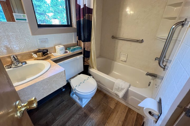 Room 160 of 261