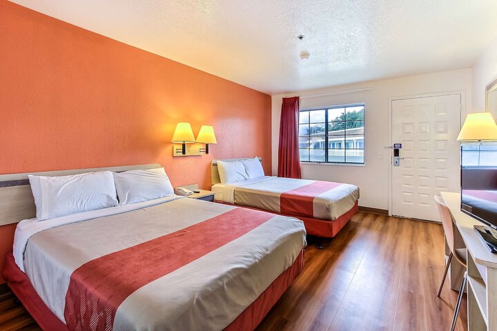 Room 8 of 23