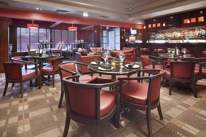 Lounge 61 of 66