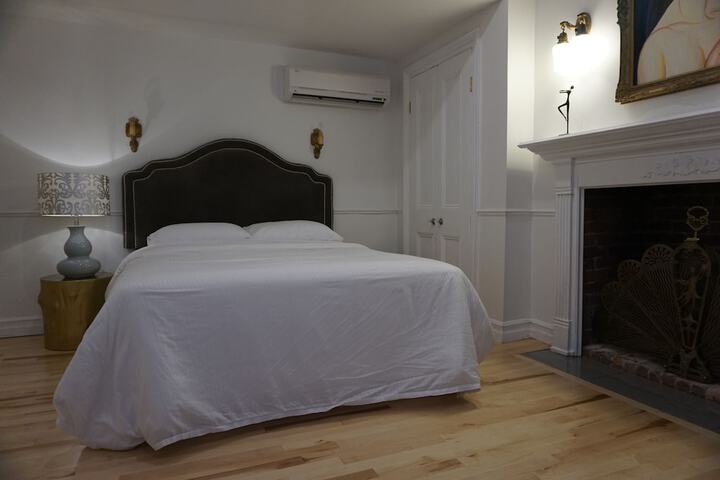Room 50 of 76