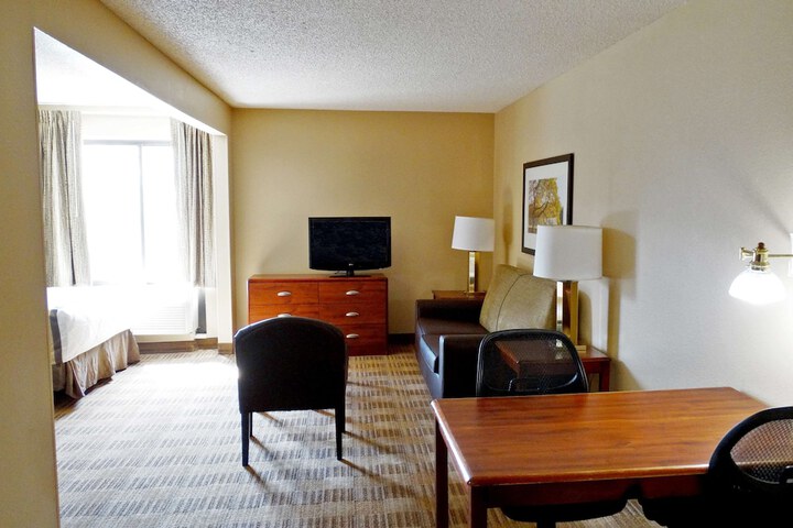 Extended Stay America Select Suites St. Louis Earth City