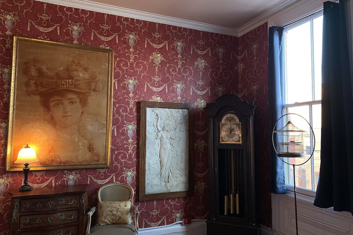 Room 9 of 17