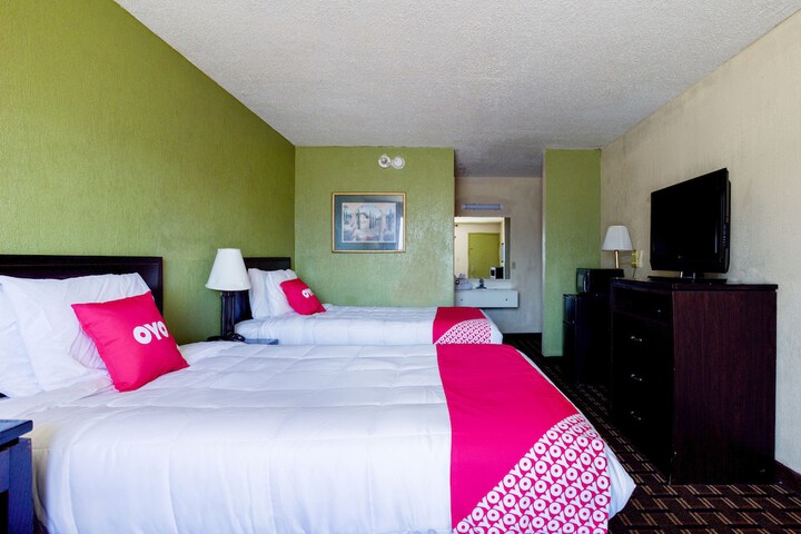 Room 12 of 24
