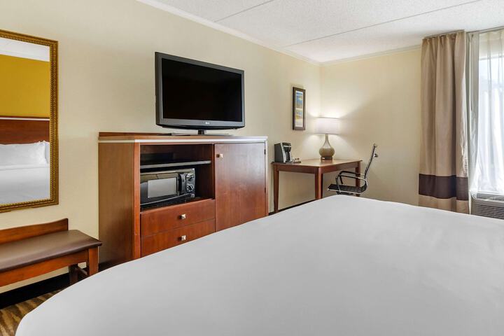 Room 28 of 42