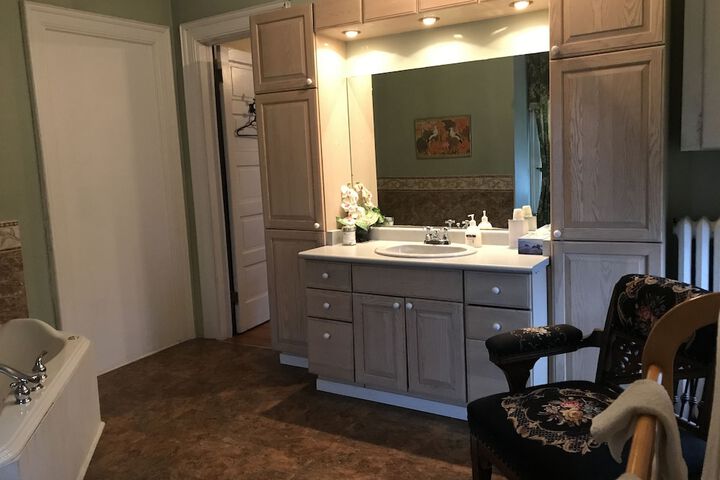 Room 12 of 25