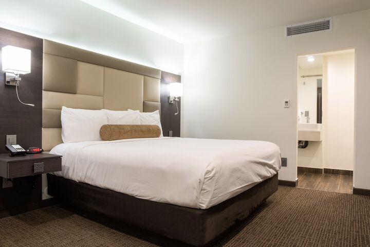Room 35 of 44