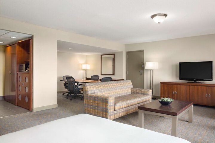 DoubleTree by Hilton Dallas - DFW Airport North