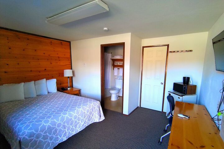 Room 14 of 33