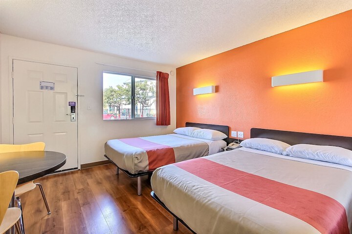 Room 19 of 27