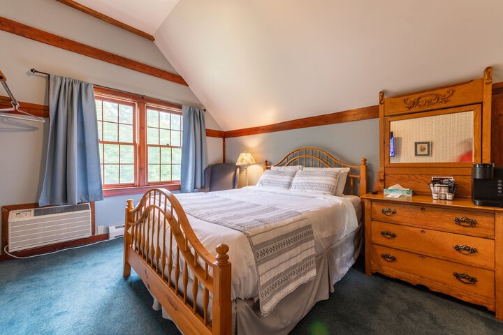 Room 33 of 153