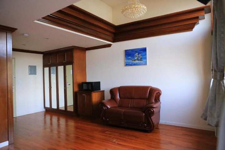 Room 21 of 37