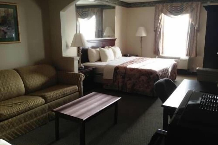 Room 4 of 15