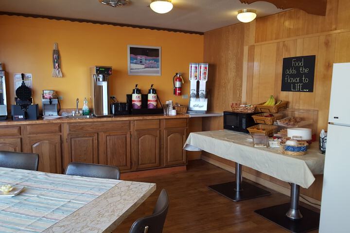 Breakfast/Coffee Service 22 of 30