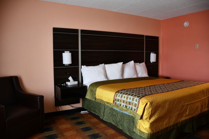 Room 32 of 39