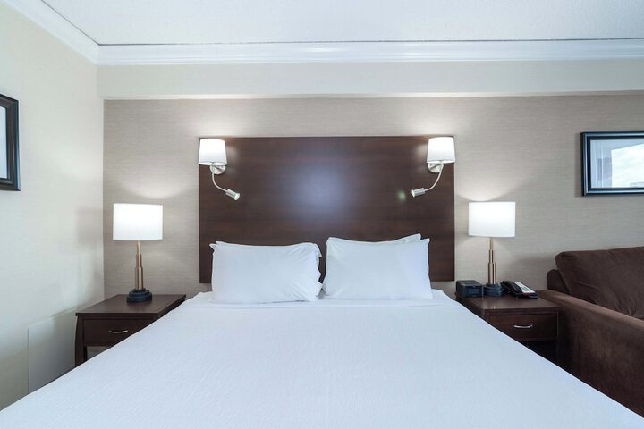 Sandman Signature Vancouver Airport Hotel & Resort