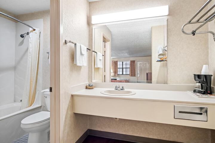 Americas Best Value Inn Midlothian Cedar Hill