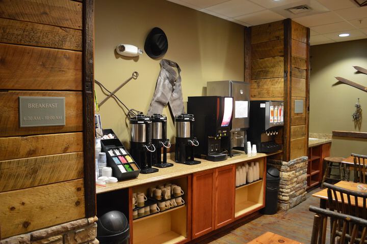 Breakfast/Coffee Service 44 of 62