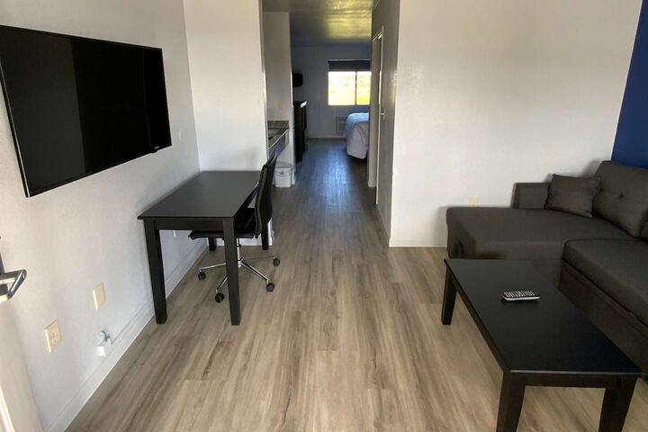 Room 9 of 15