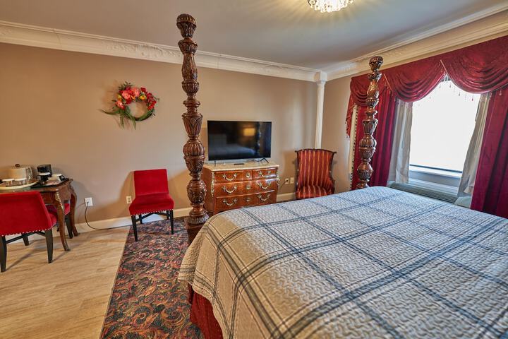 Room 28 of 53