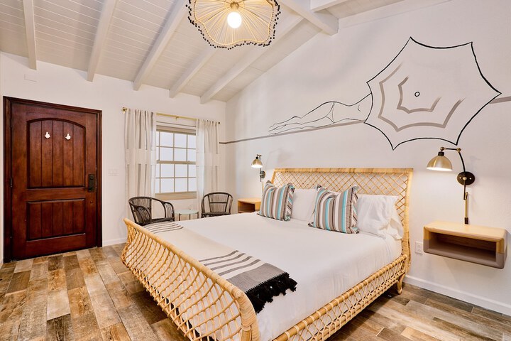 Room 41 of 62