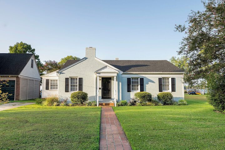 Waterfront Edenton Bay Cottage - Walk to Dtwn
