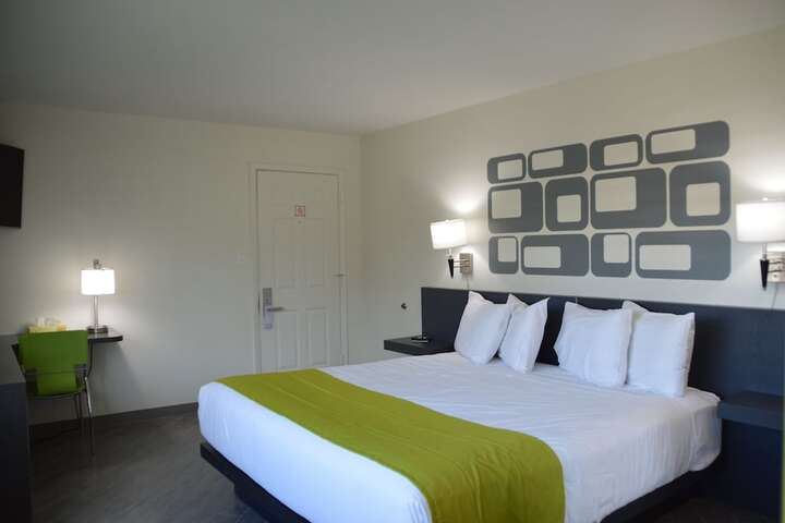 Room 12 of 32