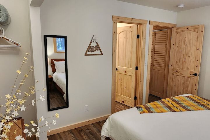 Room 102 of 127