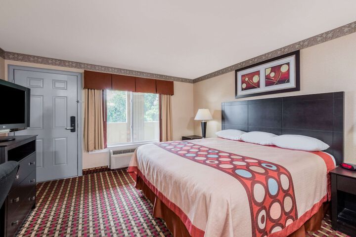Room 14 of 27