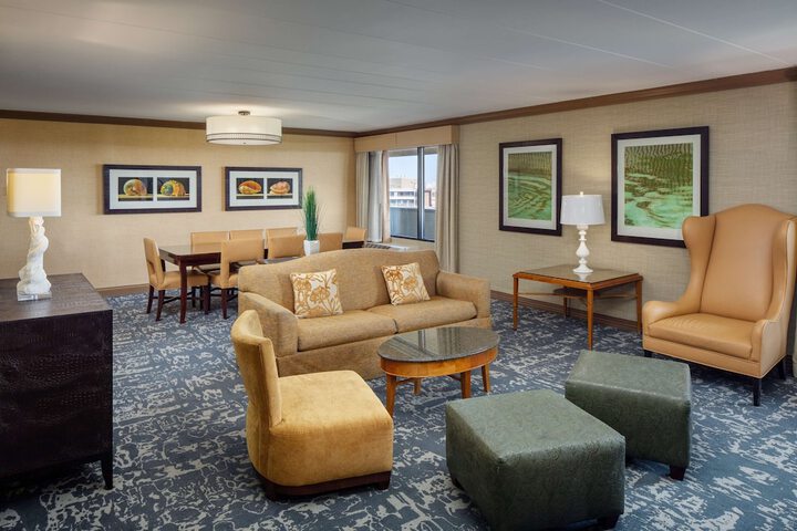 DoubleTree by Hilton Boston North Shore