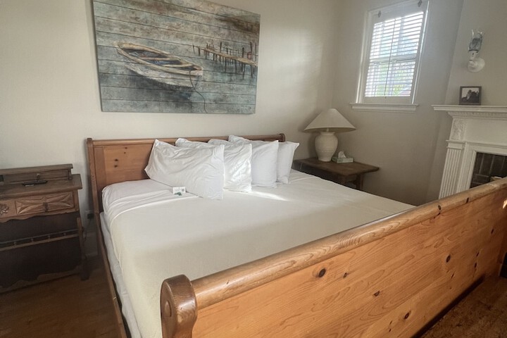 Room 42 of 142