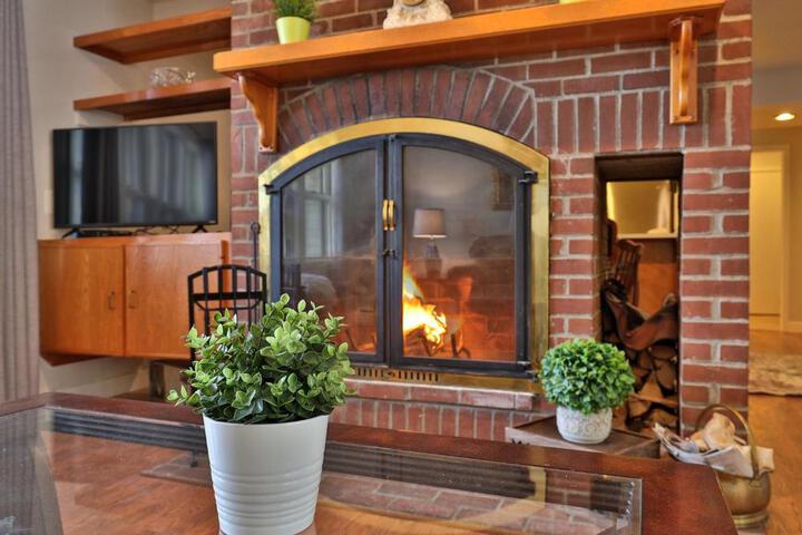 Skiers! Fox Hollow 2BR 2BA Condo Across from Pico, Minutes to Killington condo