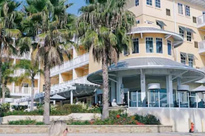 Hotel 4 of 65