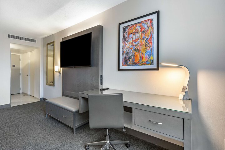 Room 12 of 37