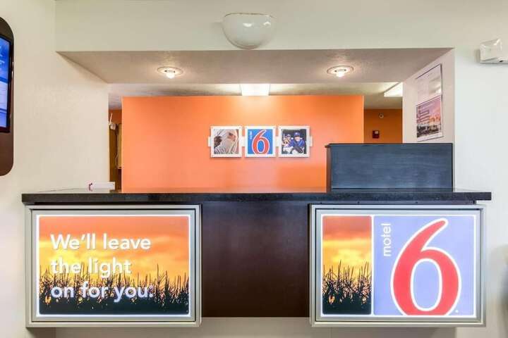 Motel 6 Percival IA