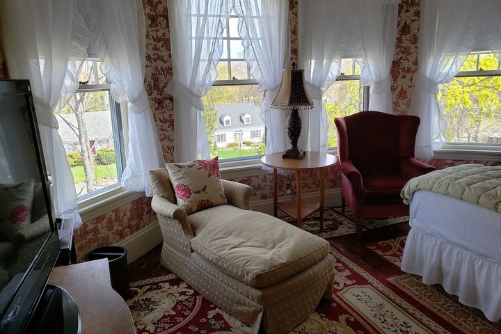 Moseley Cottage Inn & Town Motel