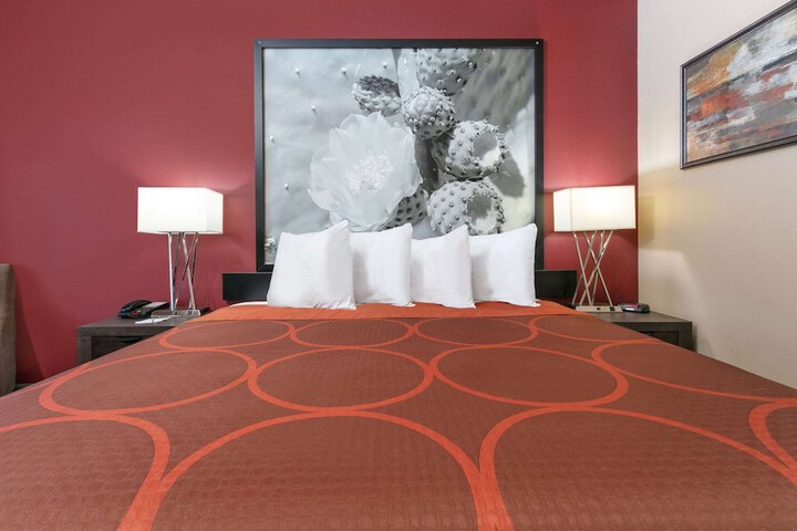 Room 20 of 27