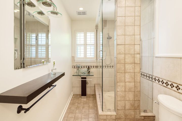 Hemlock by Avantstay Minutes From Folly Beach w / Multiple Patios