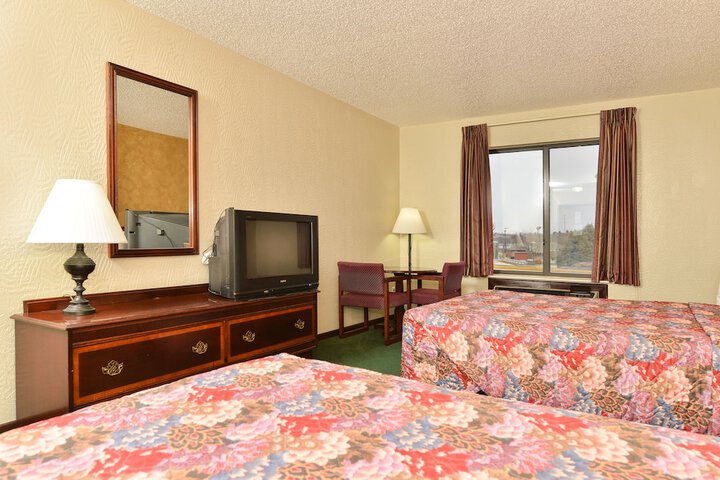 Room 8 of 15