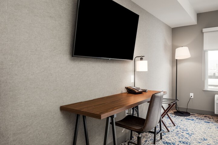 Four Points by Sheraton Kelowna Airport