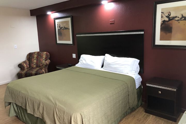 Room 5 of 15