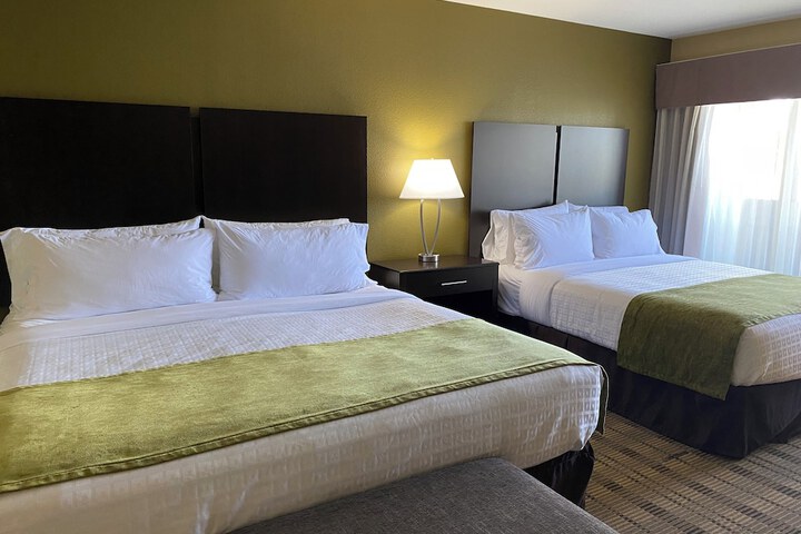 Room 6 of 38
