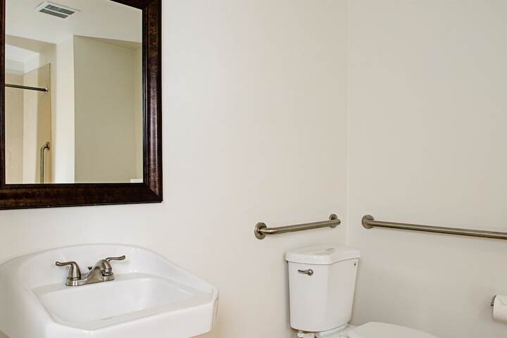 Room 26 of 42