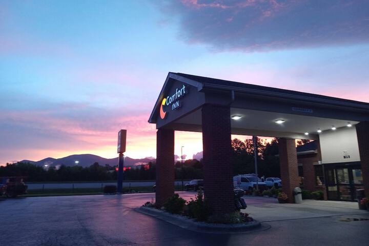 Comfort Inn Marion near Downtown & Blue Ridge PKWY