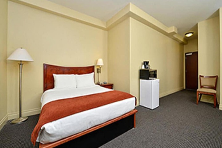 Room 13 of 39