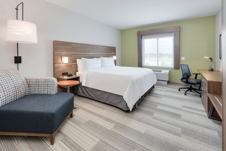 Holiday Inn Express & Suites Plano - The Colony by IHG