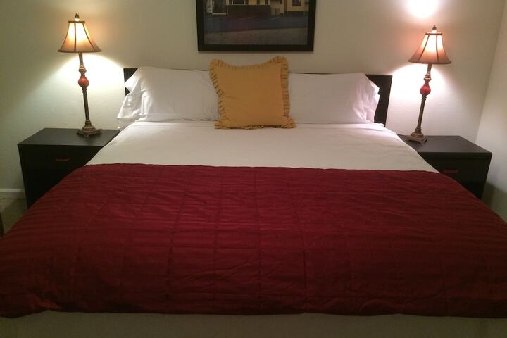Room 11 of 32
